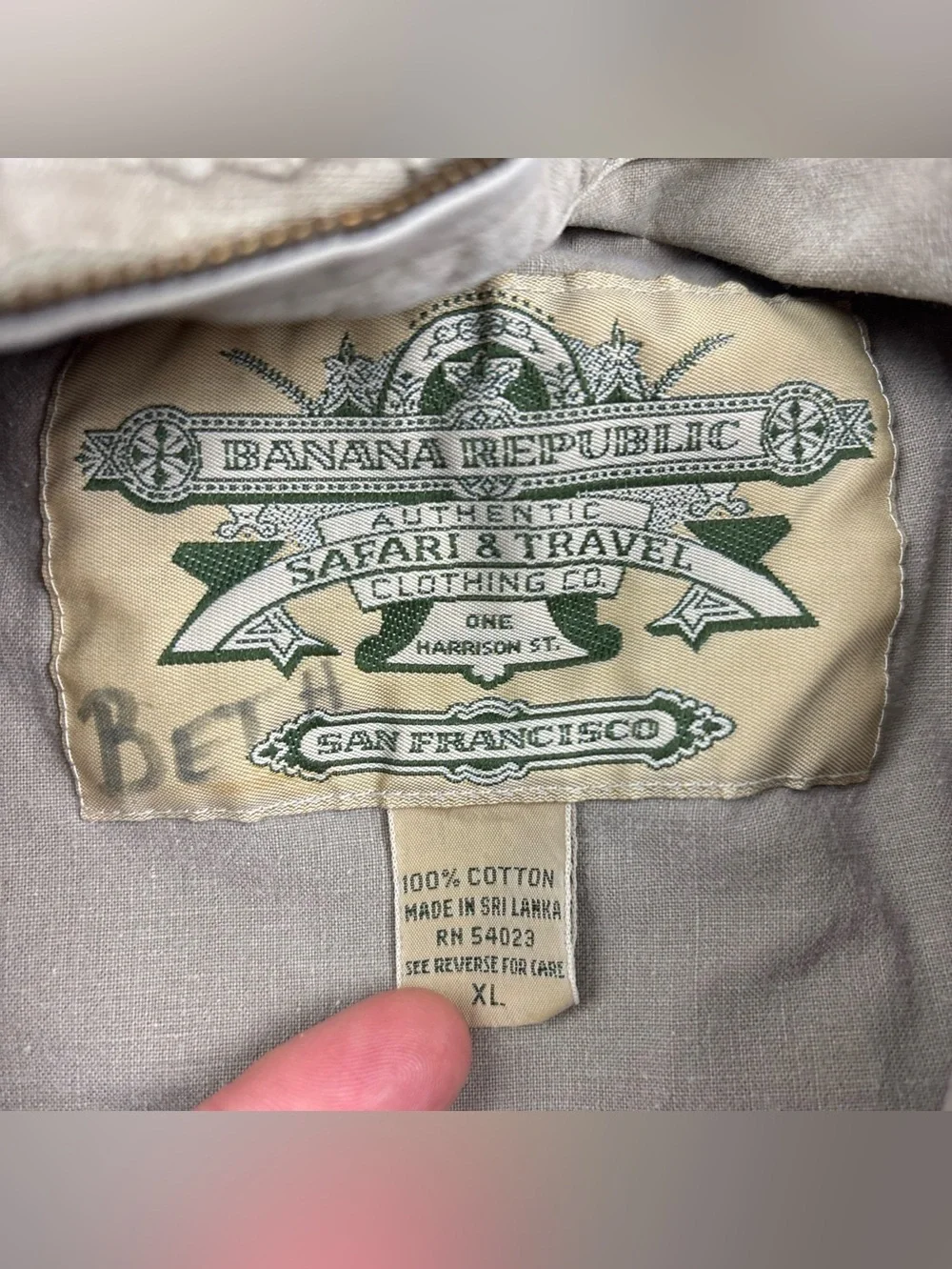Vintage Banana Republic Safari Travel XL Vest Tan Khaki Cotton Pockets Hunt
